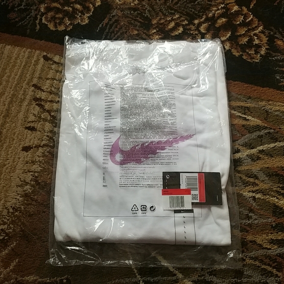 Nike shirt..FIRM - Picture 8 of 8